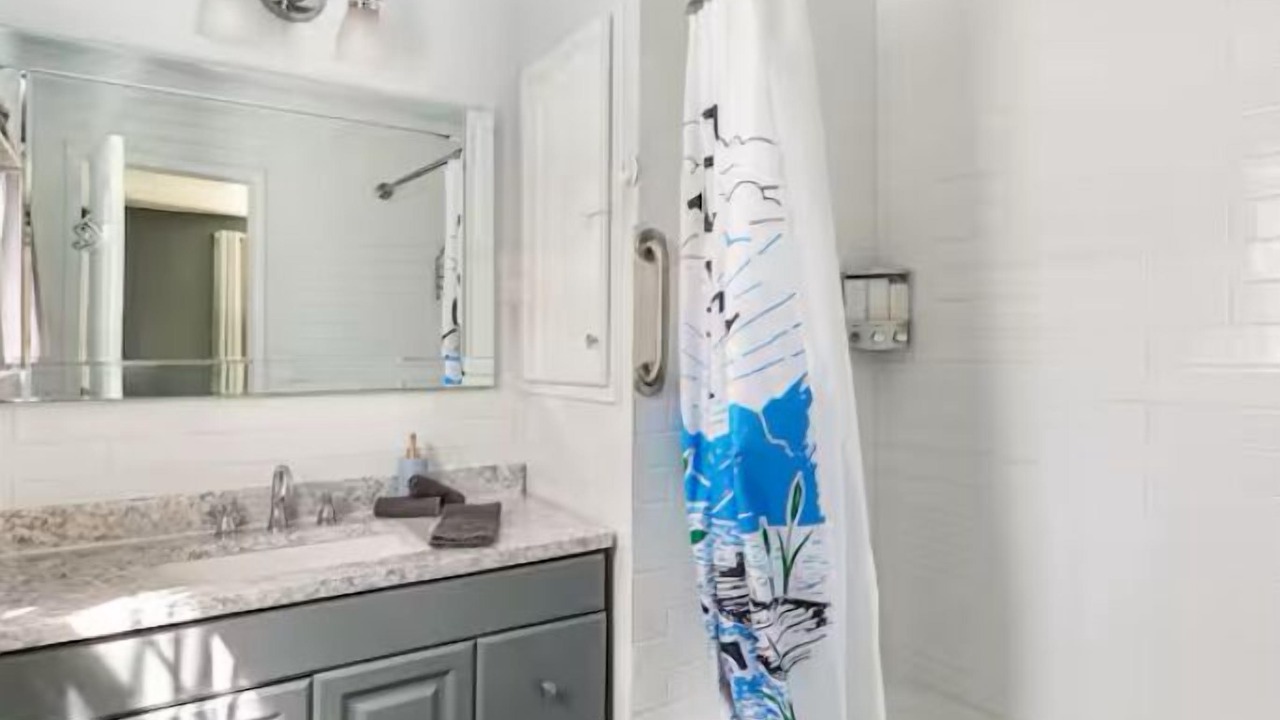 Photo of Bathroom in Pottsboro