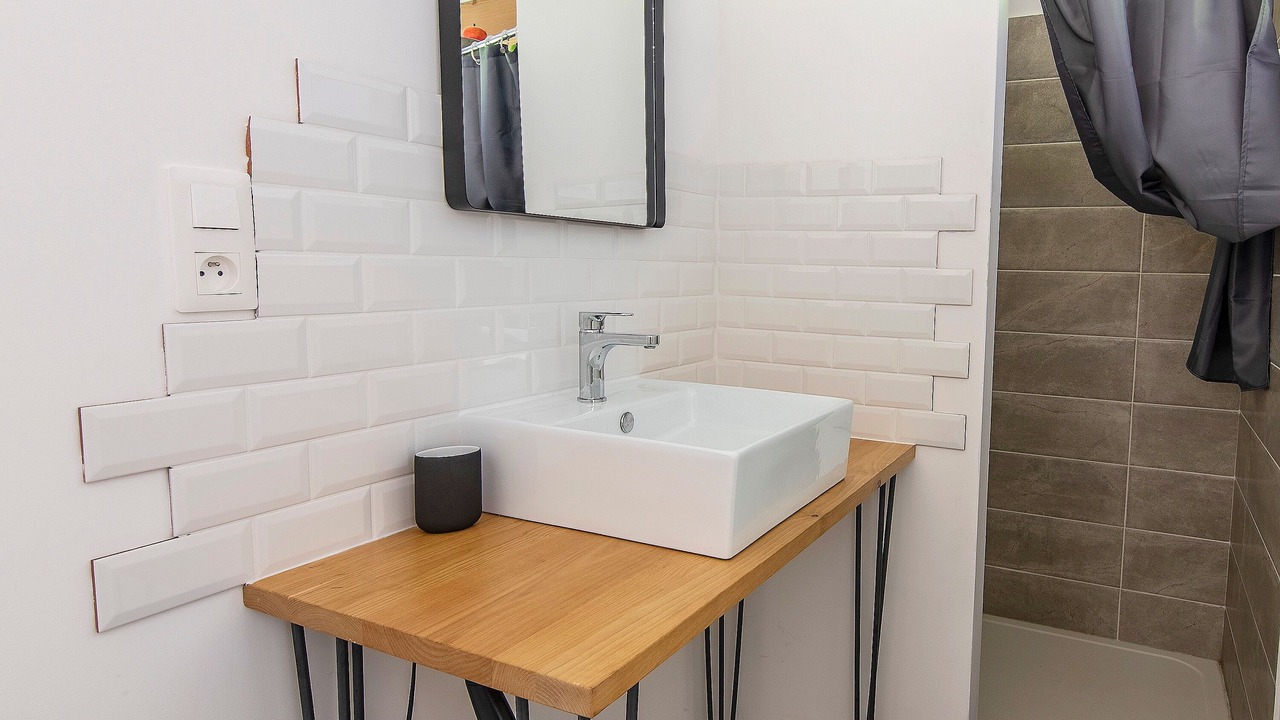 Photo of Bathroom in Saint-Jean-de-Maruejols-et-Avejan