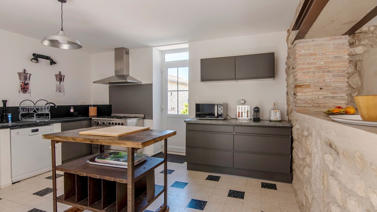 Photo of Kitchen in Saint-Jean-de-Maruejols-et-Avejan