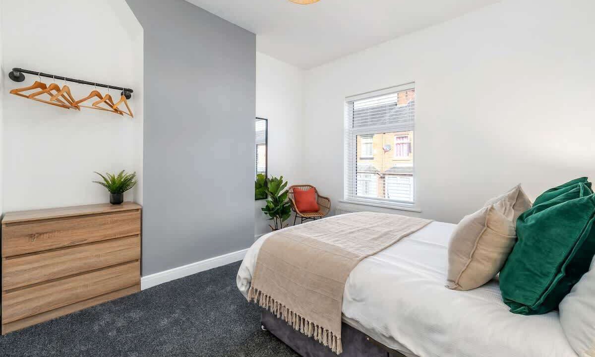 Photo of Bedroom in Stoke-on-Trent