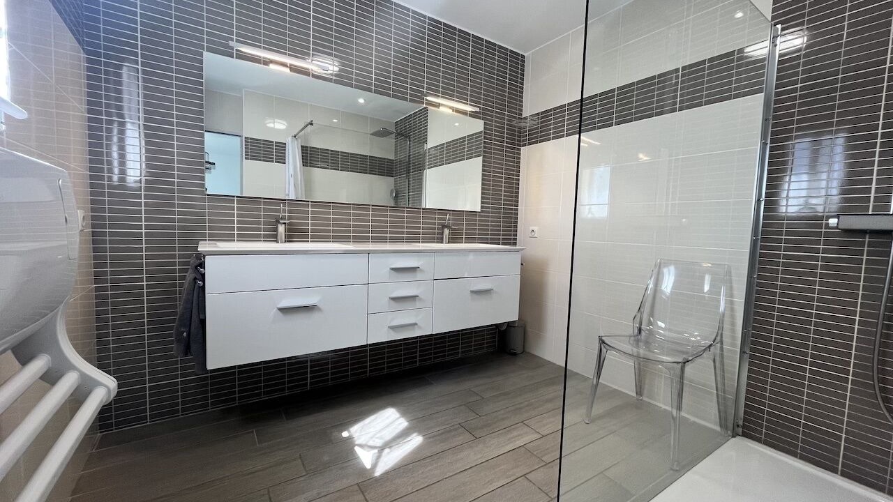 Photo of Bathroom in Teyran