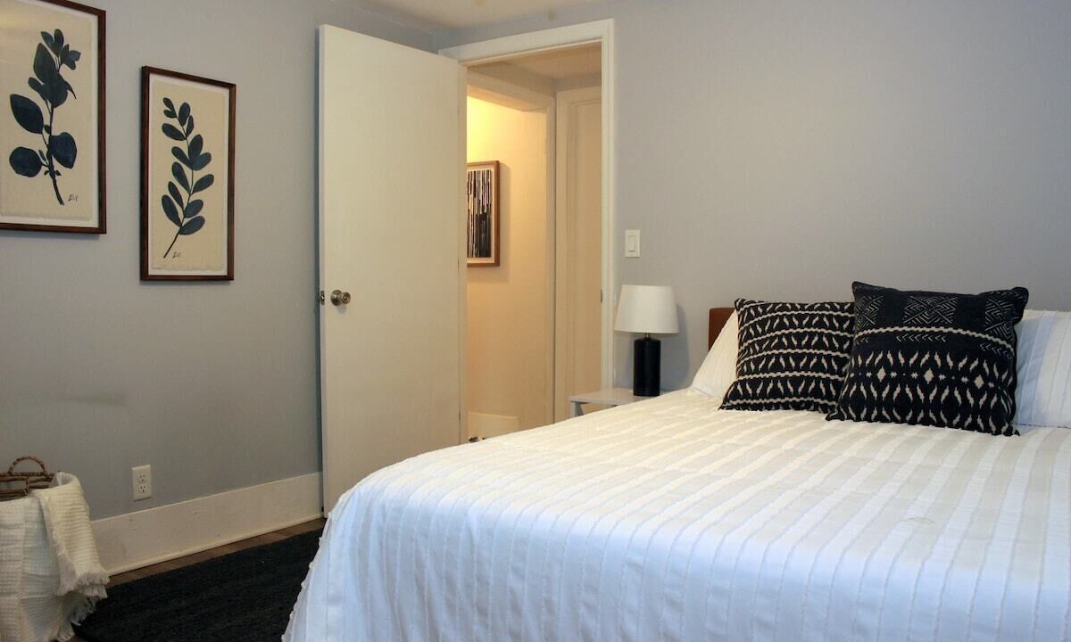 Photo of Bedroom in Whitehall