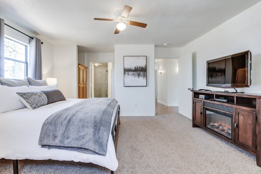 Photo of Bedroom in Lincoln County