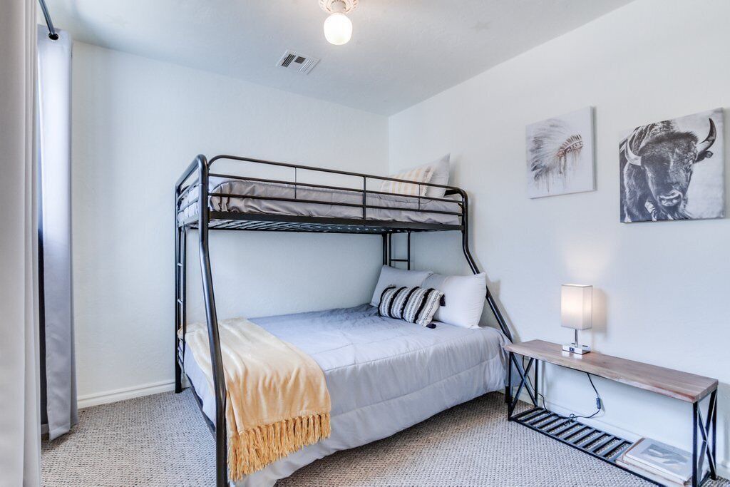 Photo of Bedroom in Lincoln County