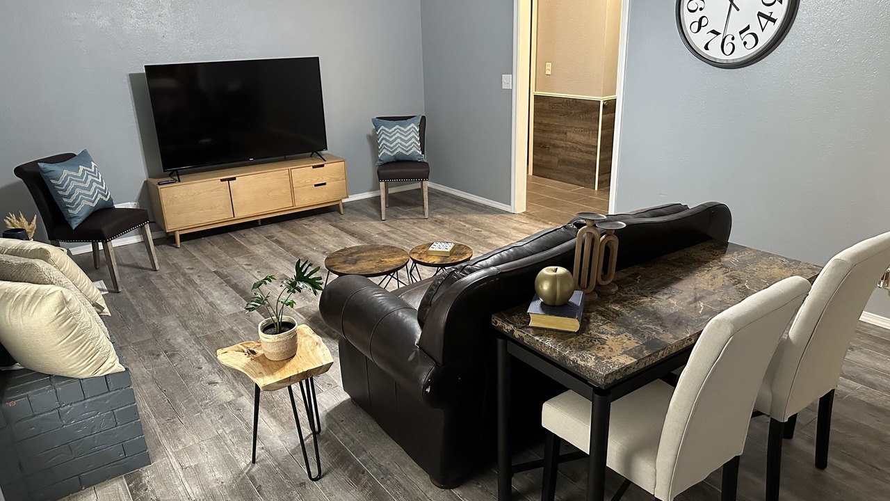 Photo of Livingroom in Enid