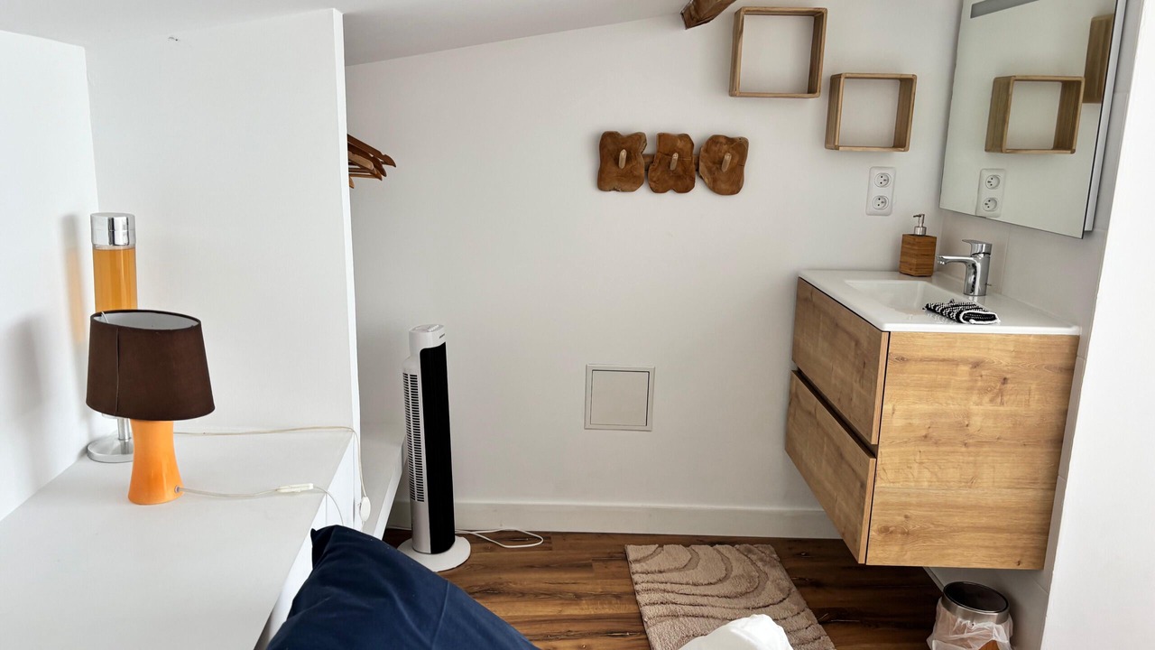 Photo of Bedroom in Lucon