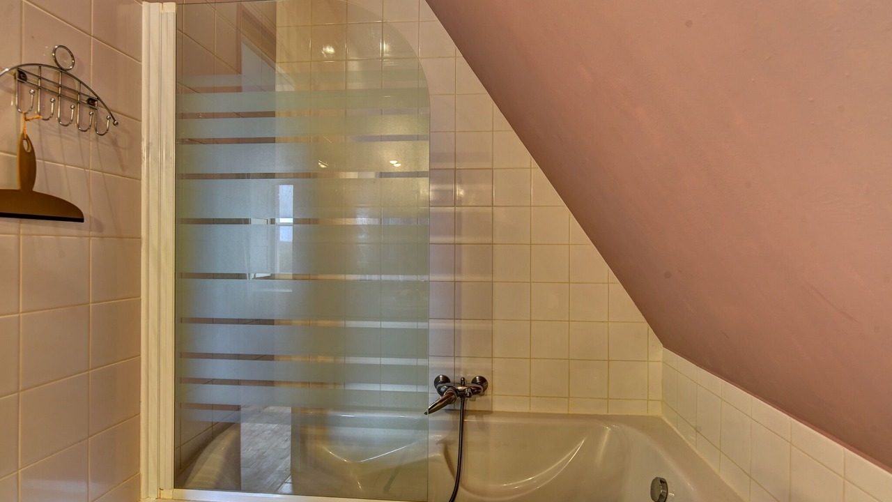 Photo of Bathroom in Deneze-sous-Doue
