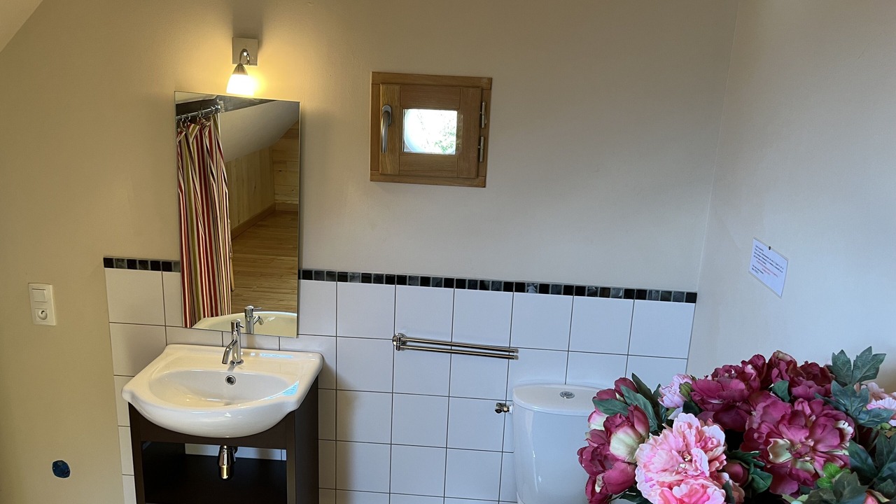 Photo of Bathroom in Camparan