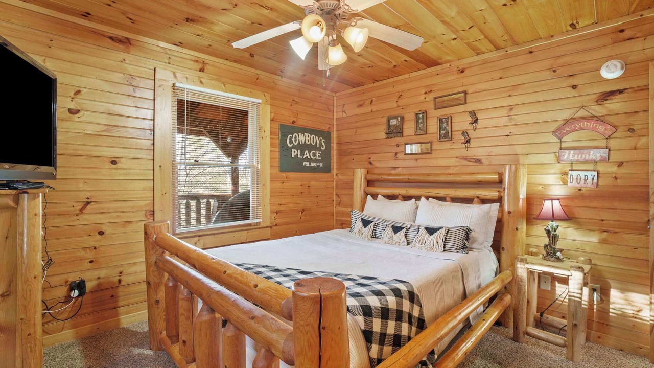 Photo of Bedroom in Hemlock Hills