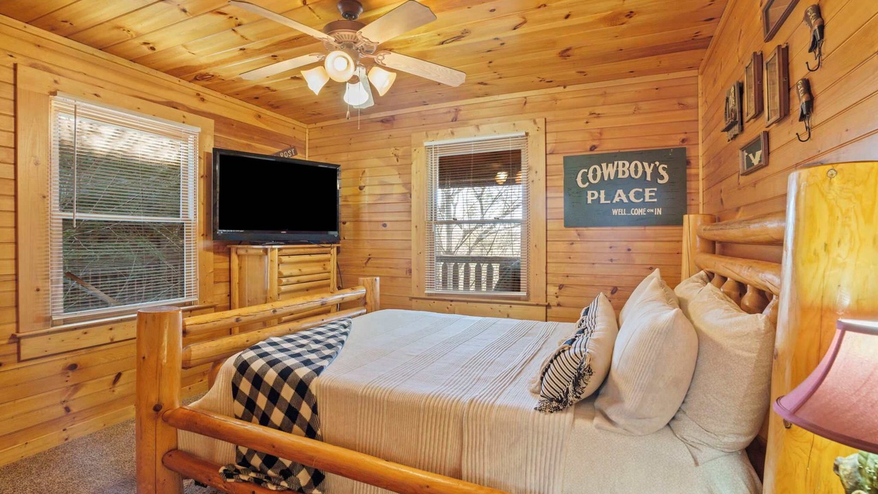 Photo of Bedroom in Hemlock Hills
