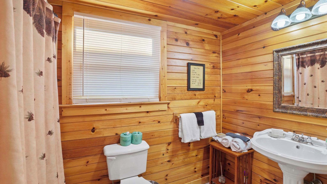 Photo of Bathroom in Hemlock Hills