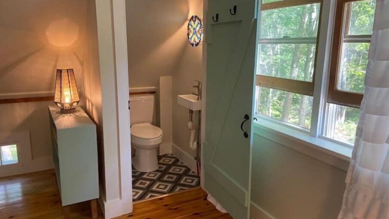 Photo of Bathroom in Warren