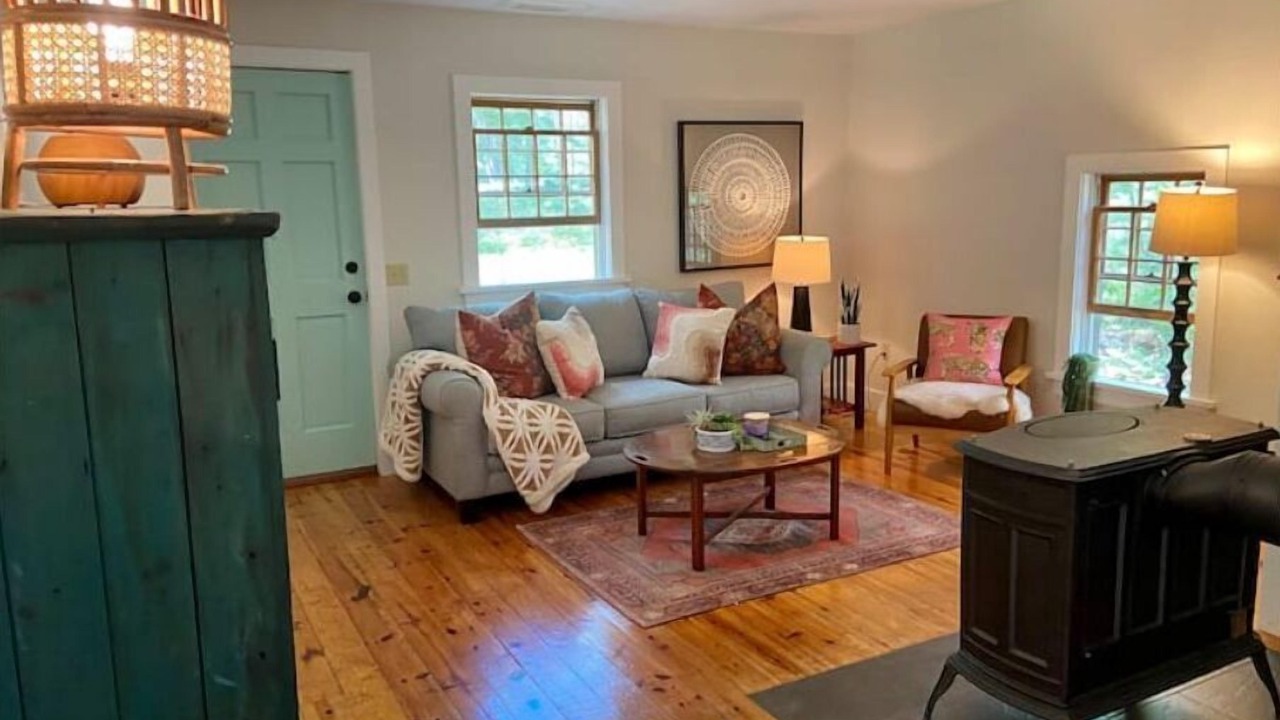 Photo of Livingroom in Warren