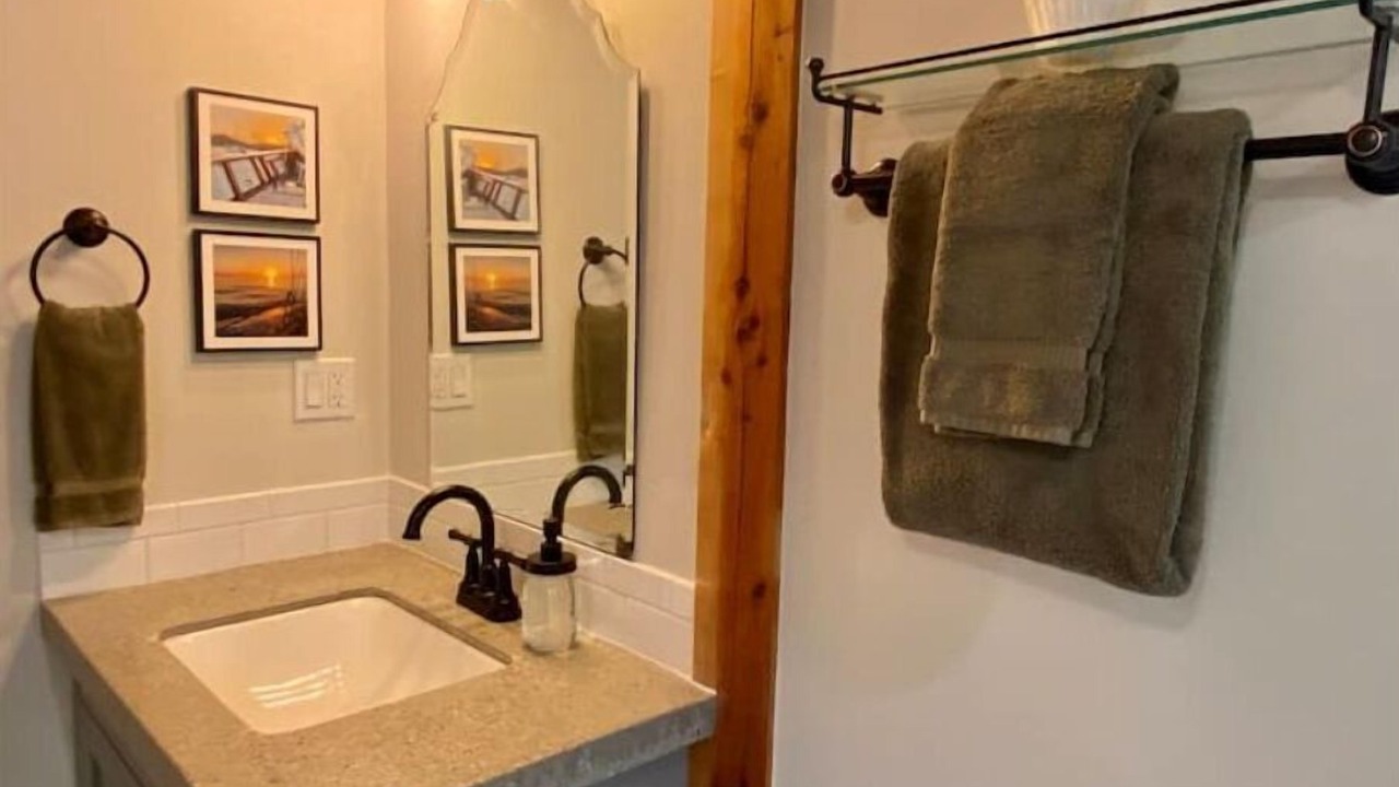 Photo of Bathroom in Warren