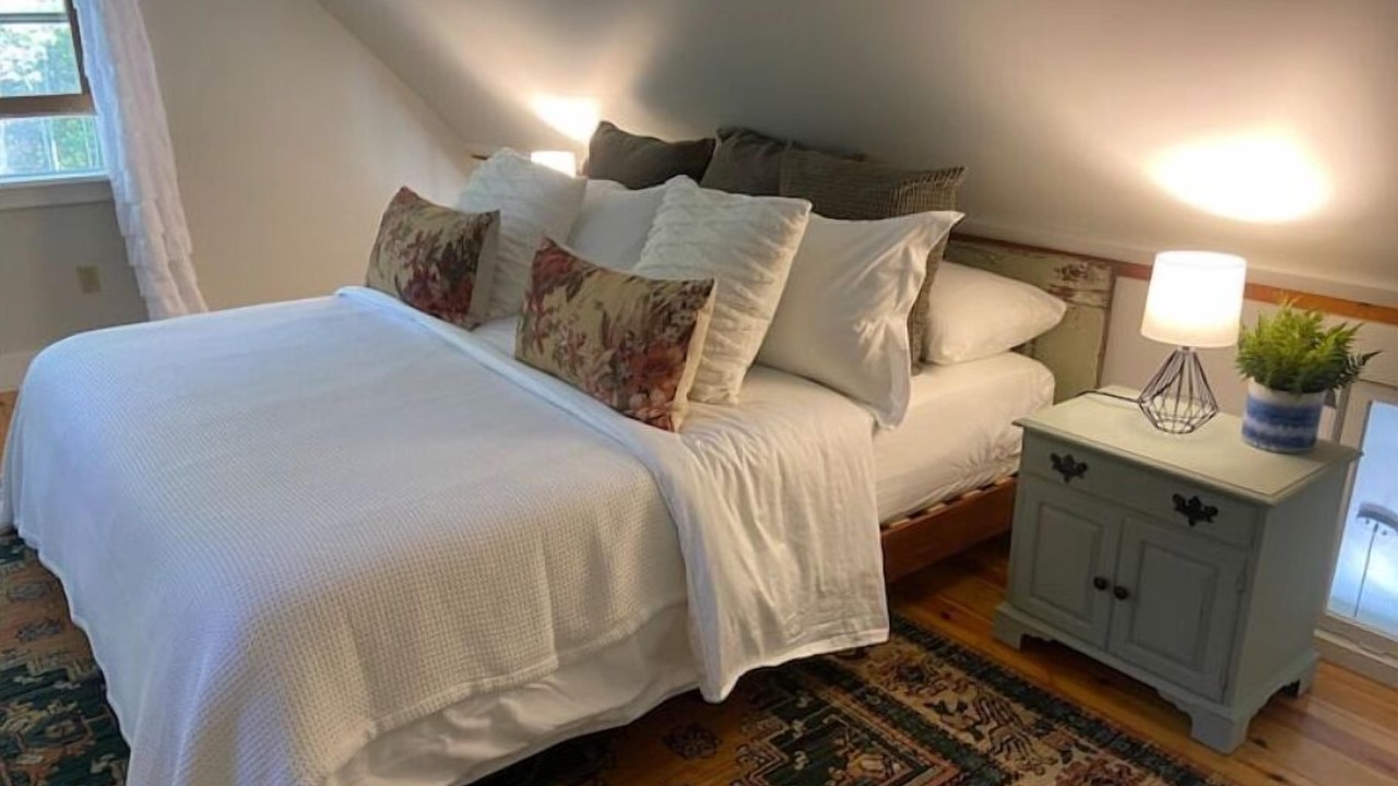 Photo of Bedroom in Warren