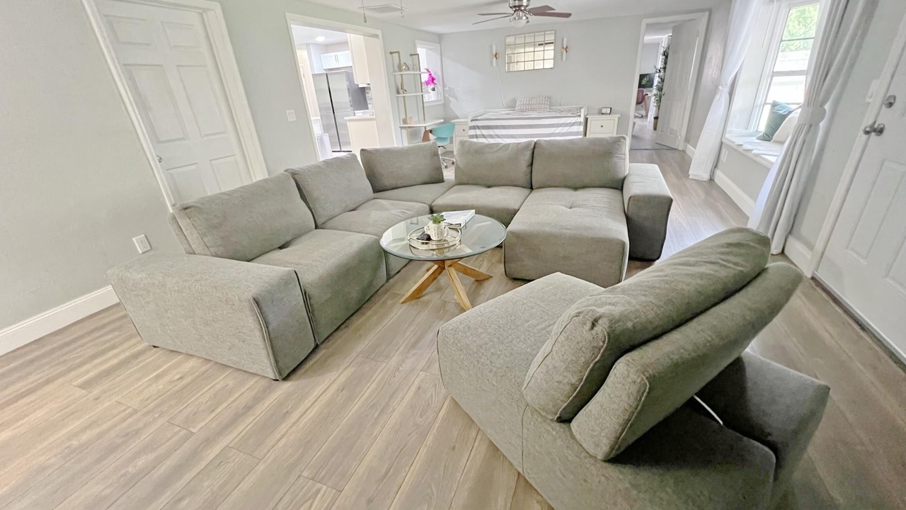 Photo of Livingroom in Oak Ridge