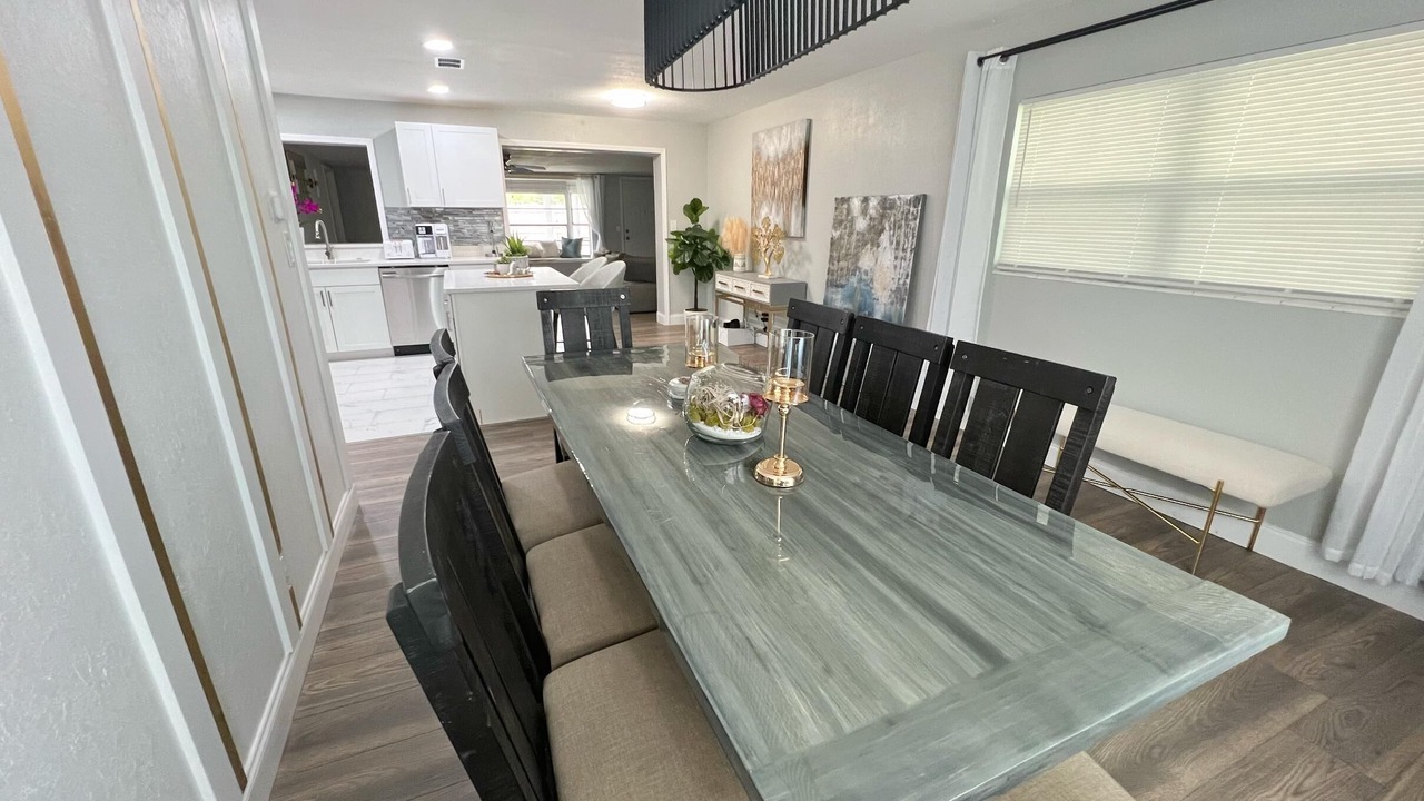 Photo of Livingroom in Oak Ridge