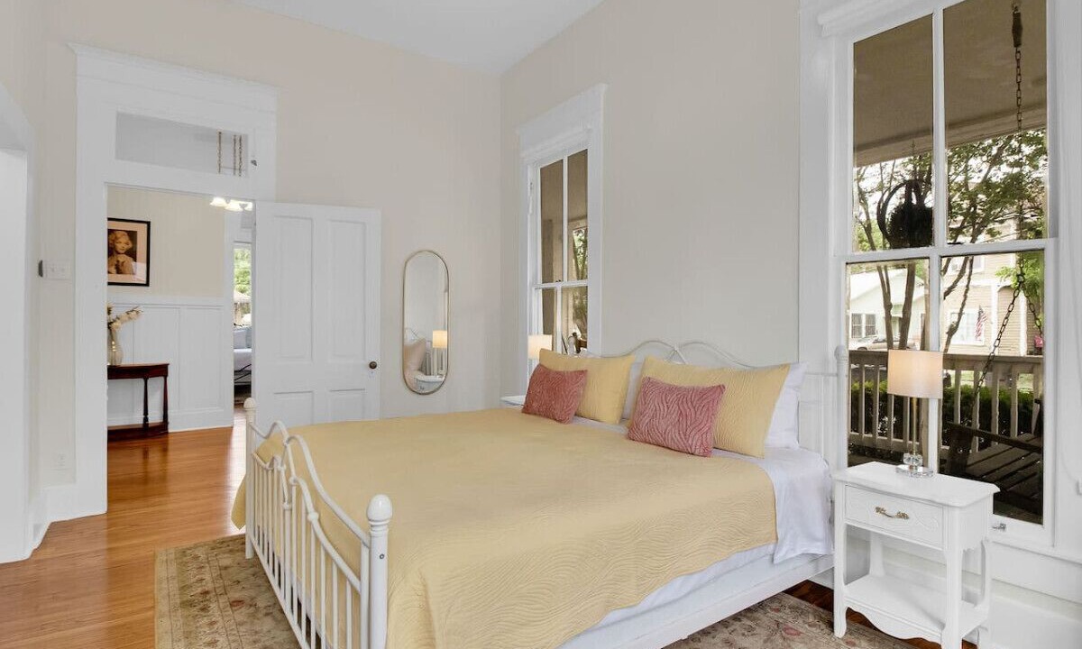 Photo of Bedroom in Five Points