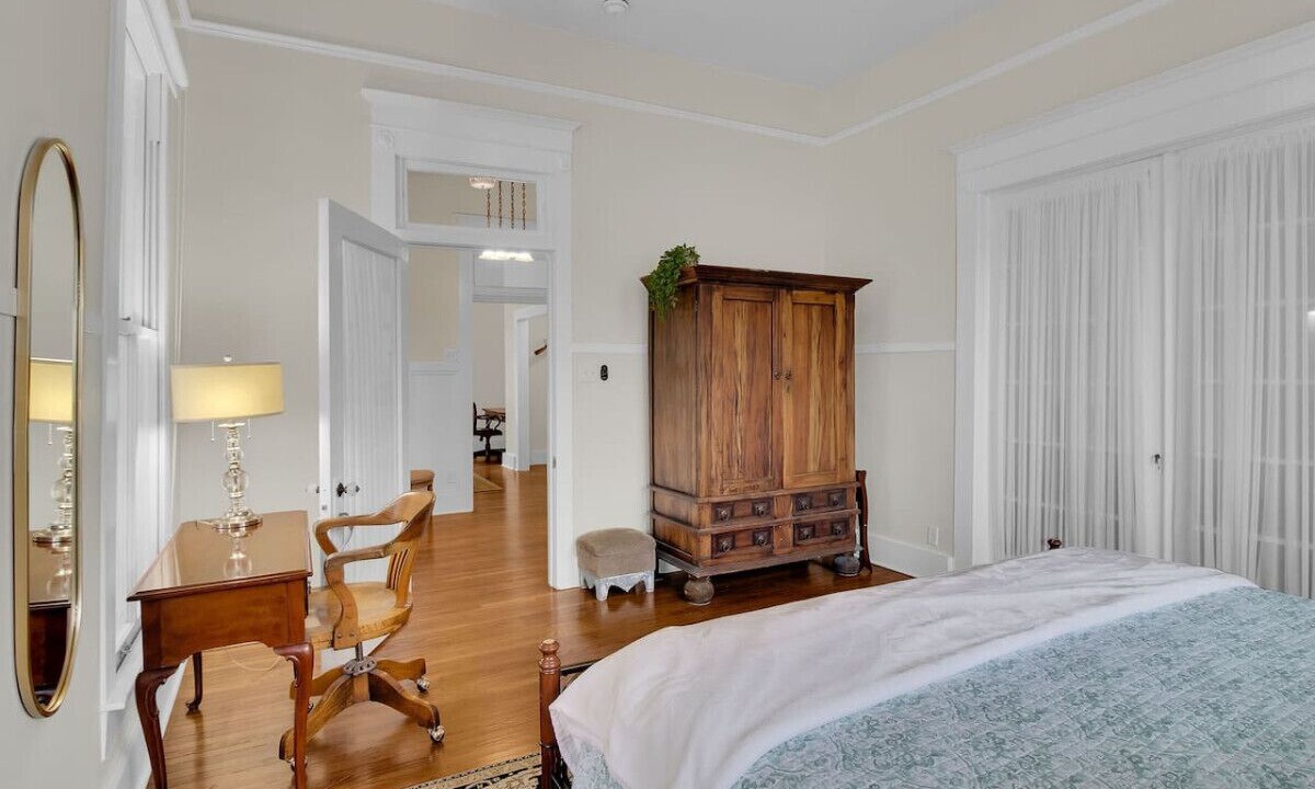 Photo of Bedroom in Five Points