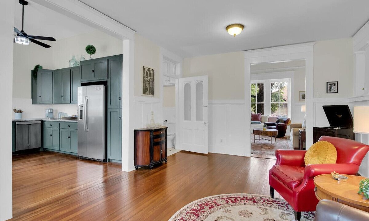 Photo of Livingroom in Five Points