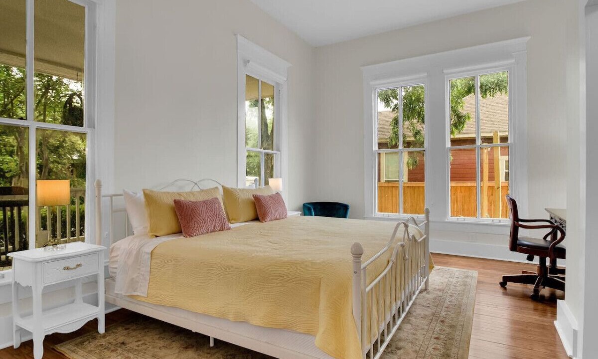 Photo of Bedroom in Five Points