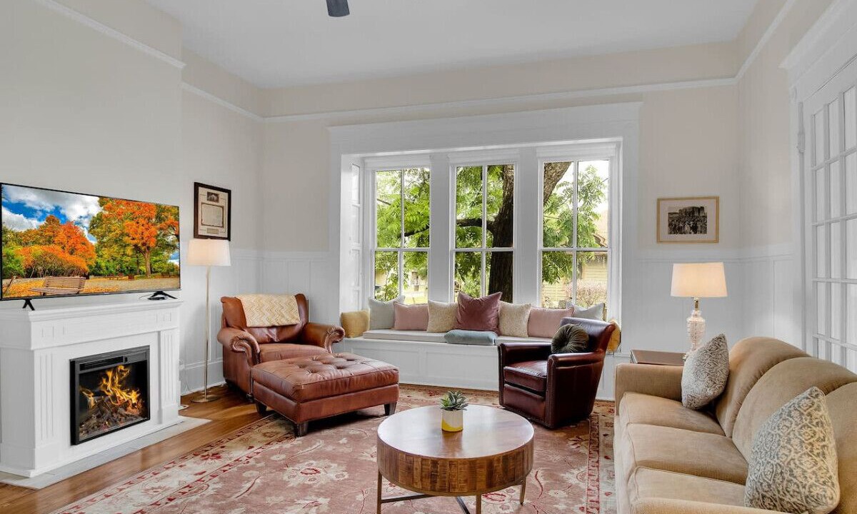 Photo of Livingroom in Five Points