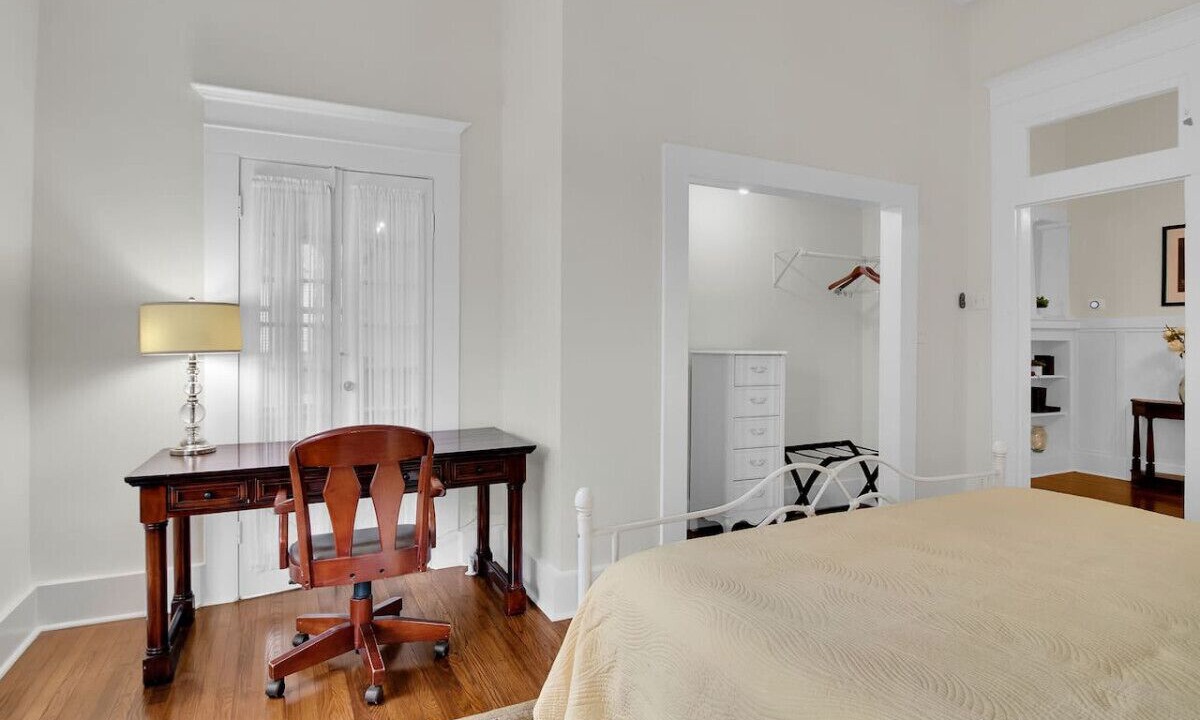 Photo of Bedroom in Five Points