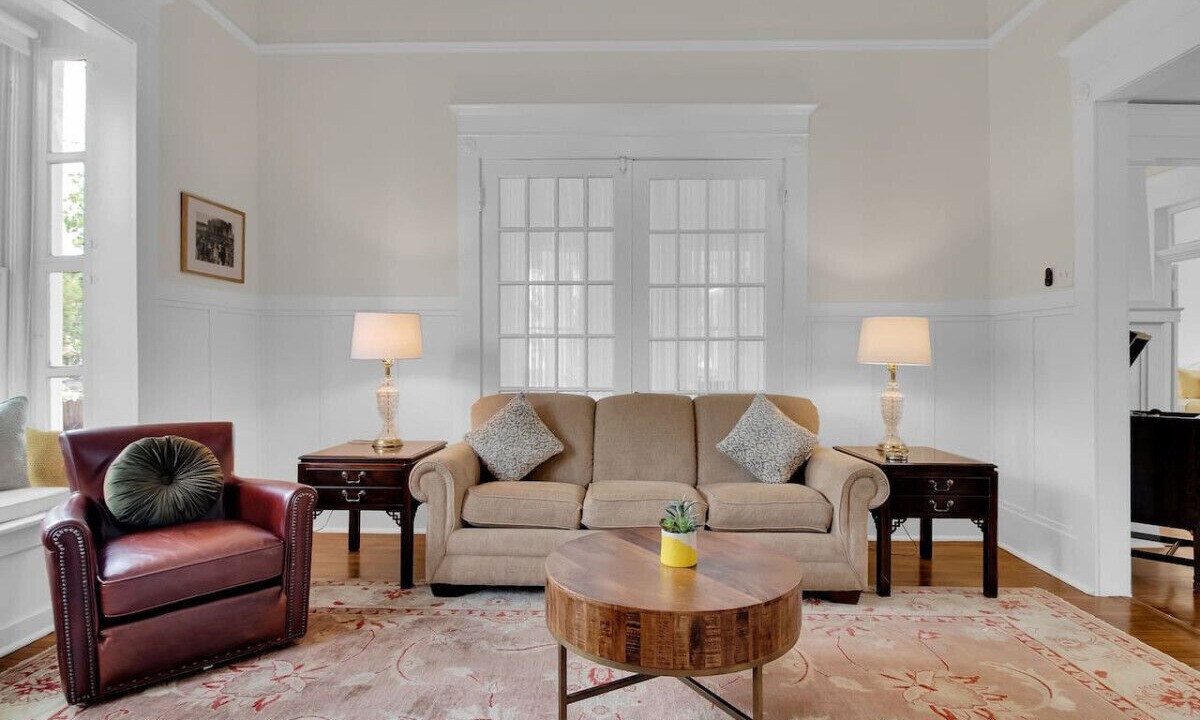 Photo of Livingroom in Five Points