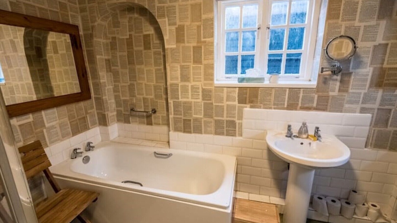 Photo of Bathroom in Kessingland