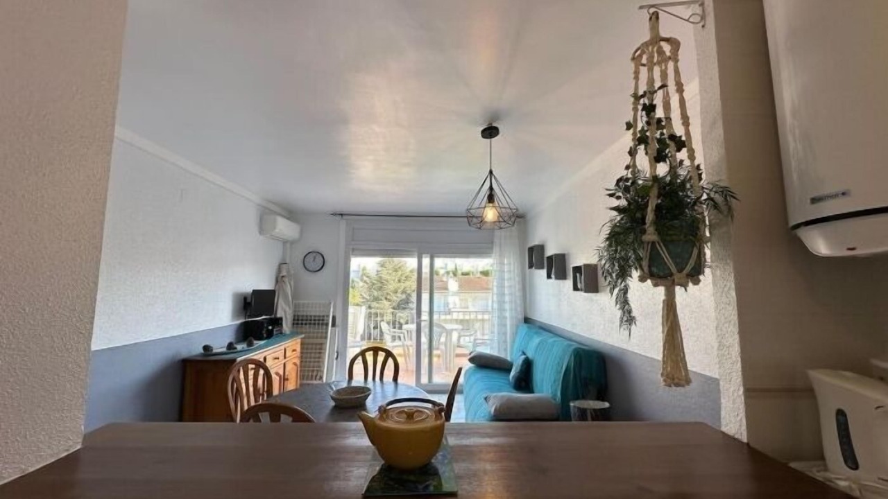 Photo of Livingroom in Roses Town Center