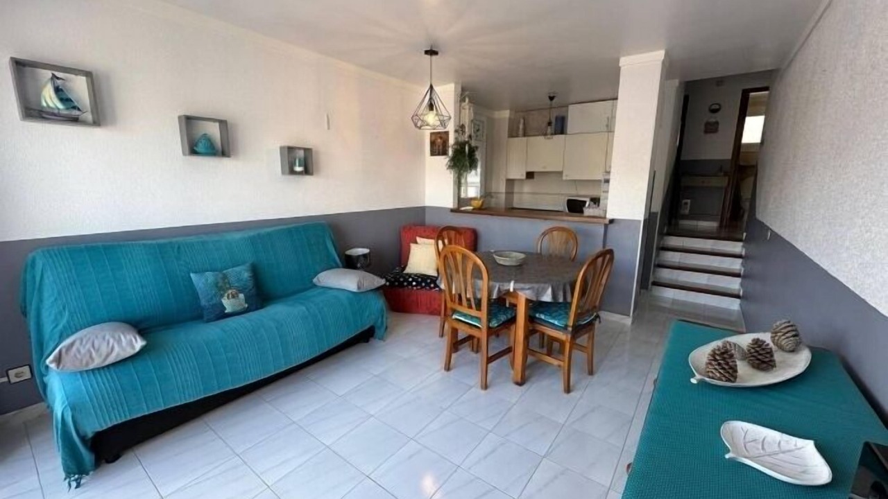 Photo of Livingroom in Roses Town Center
