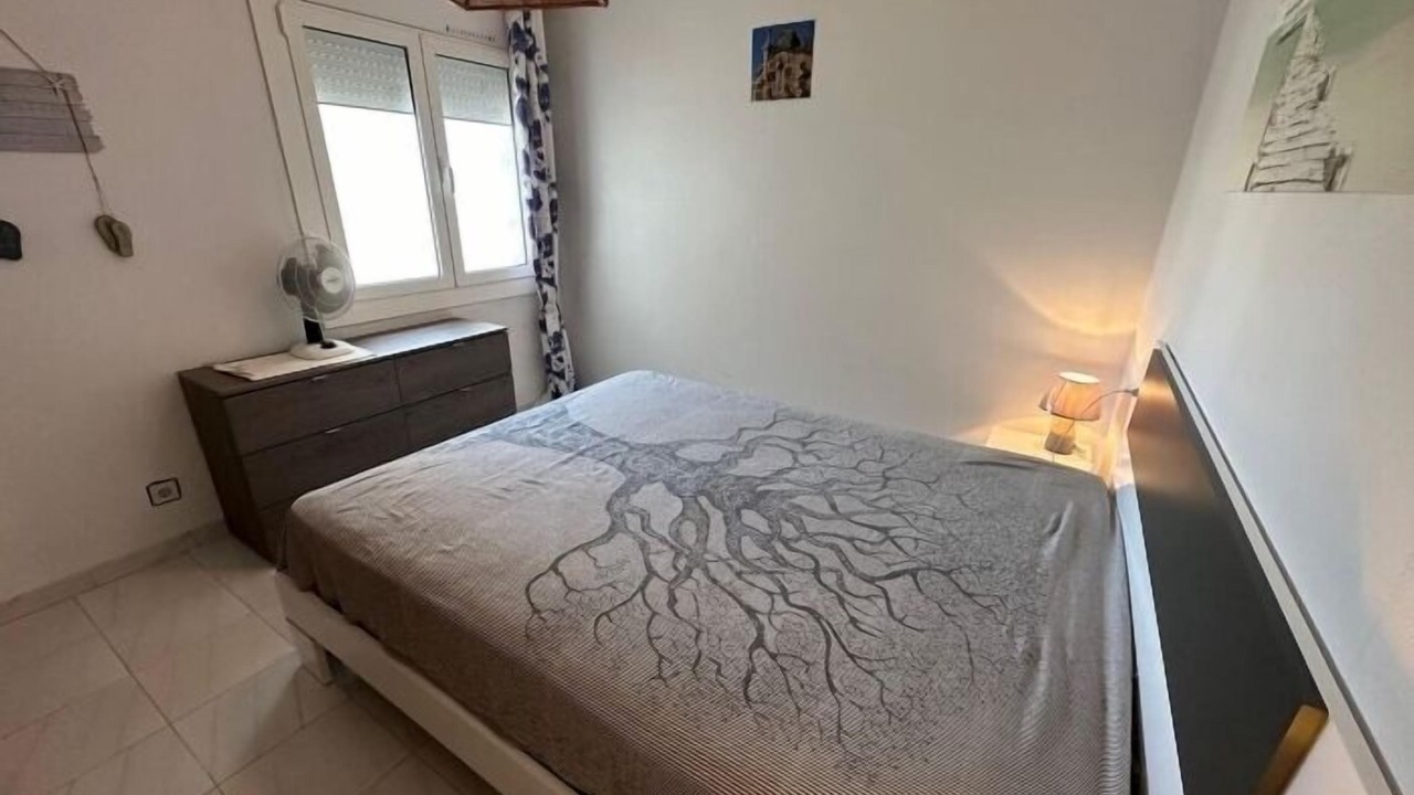 Photo of Bedroom in Roses Town Center