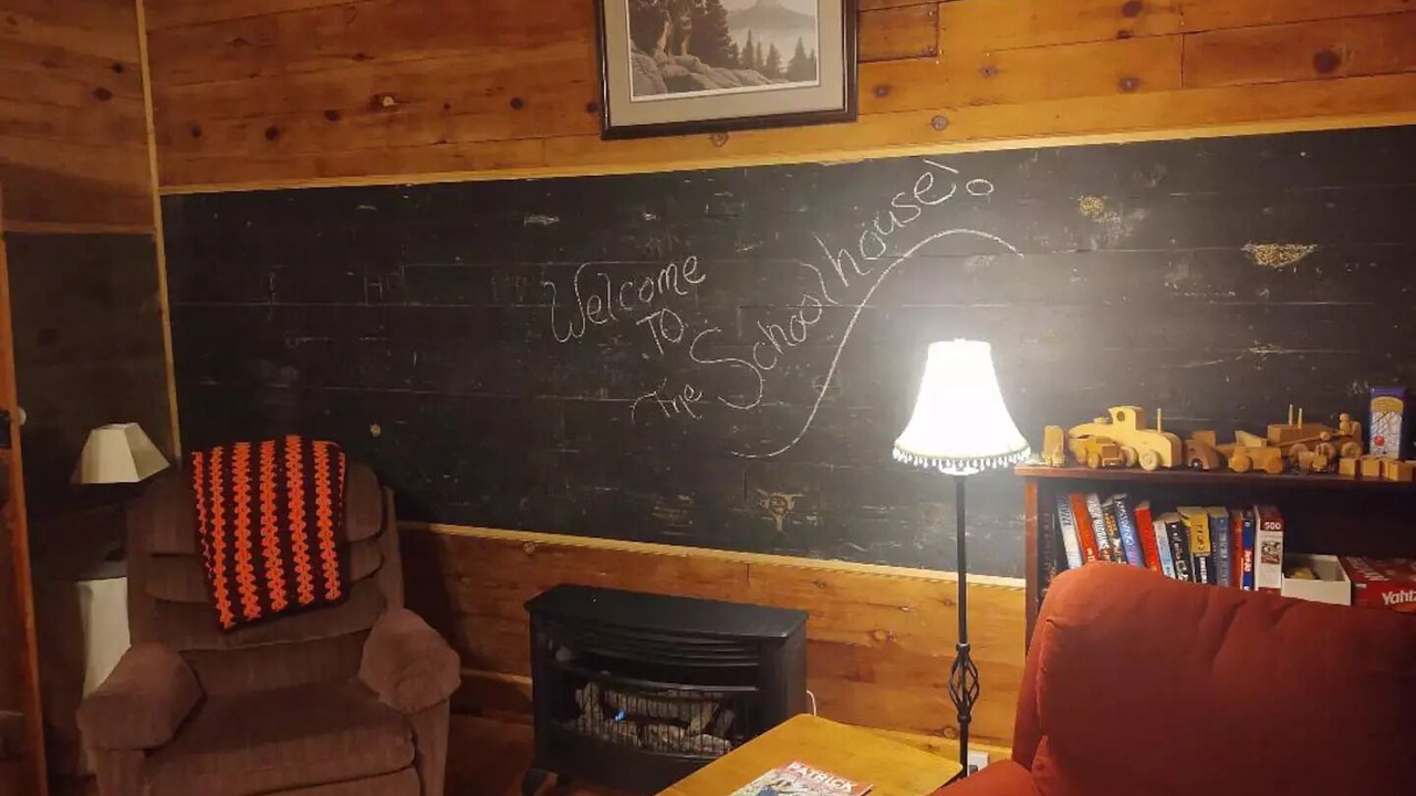 Photo of Livingroom in Dan River
