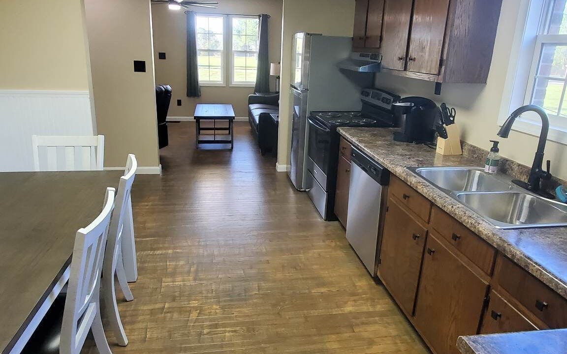 Photo of Bedroom in Byrdstown