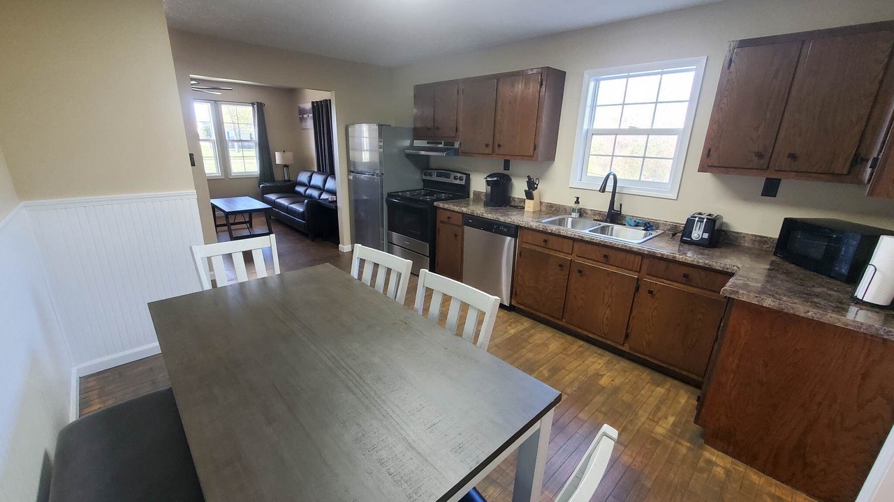 Photo of Bedroom in Byrdstown