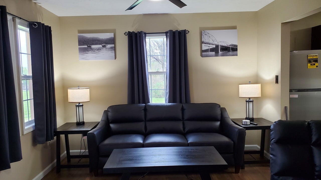 Photo of Livingroom in Byrdstown