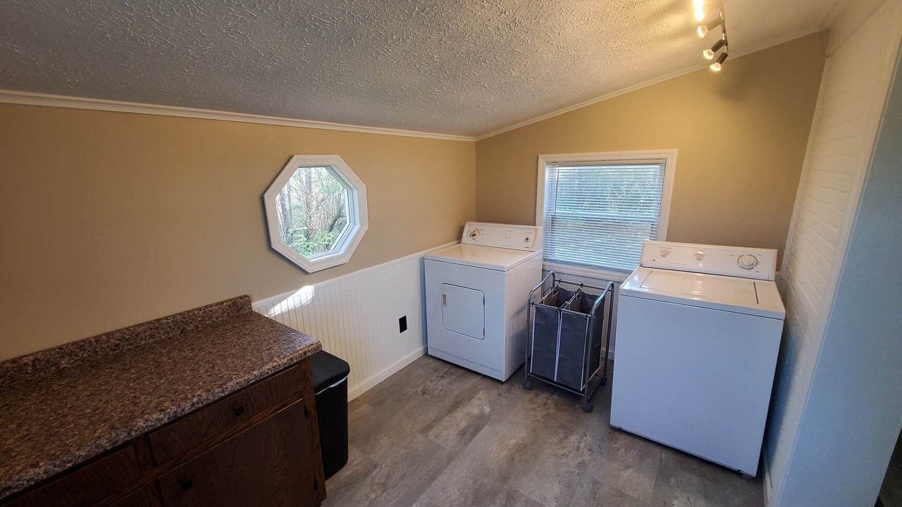 Photo of Bedroom in Byrdstown