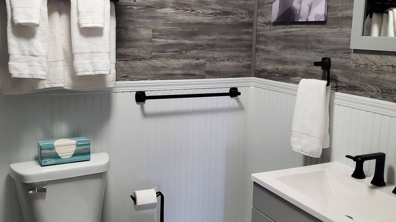 Photo of Bathroom in Byrdstown