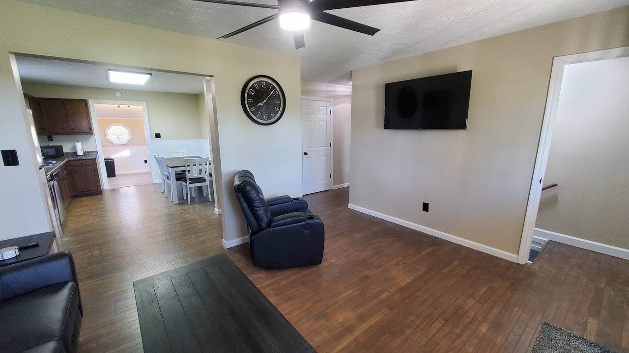 Photo of Livingroom in Byrdstown