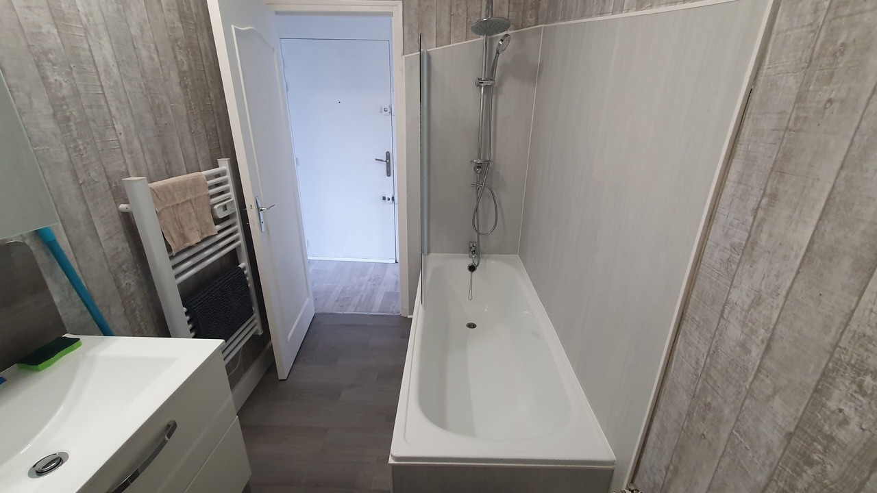 Photo of Bathroom in Cambrai