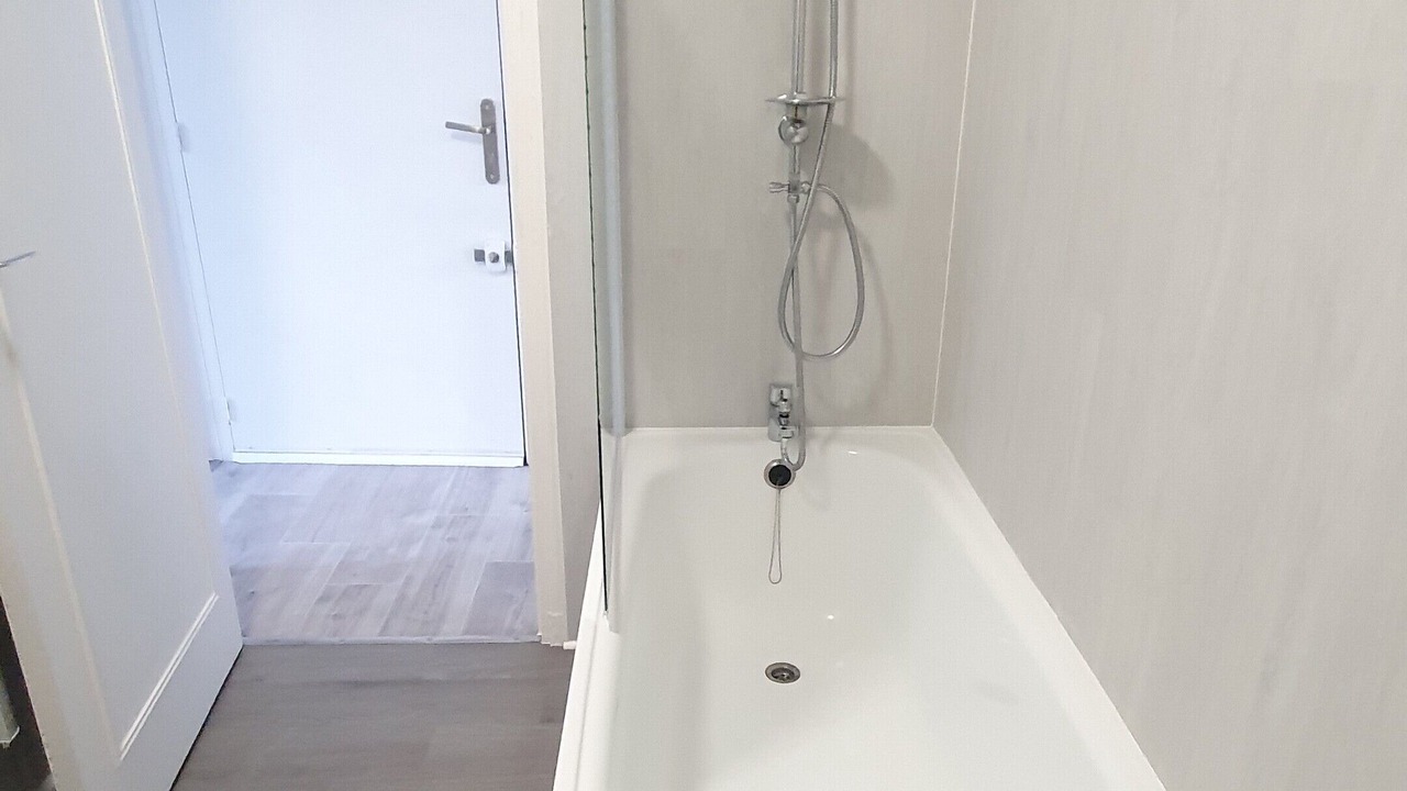 Photo of Bathroom in Cambrai