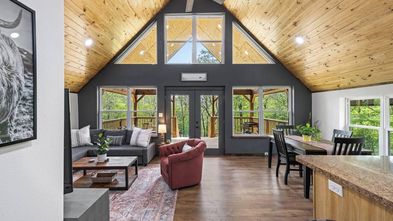 Photo of Livingroom in Pickens
