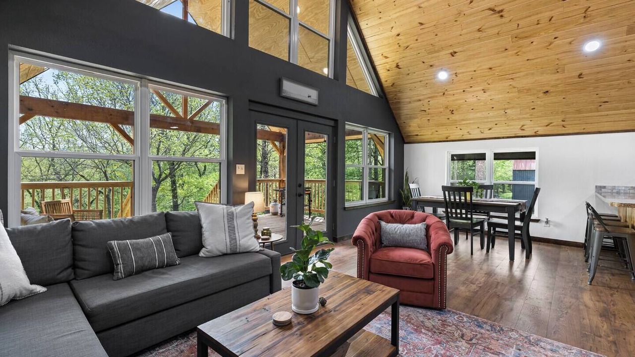 Photo of Livingroom in Pickens