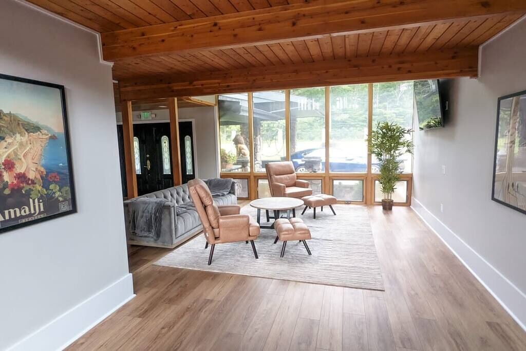 Photo of Others in Monticello