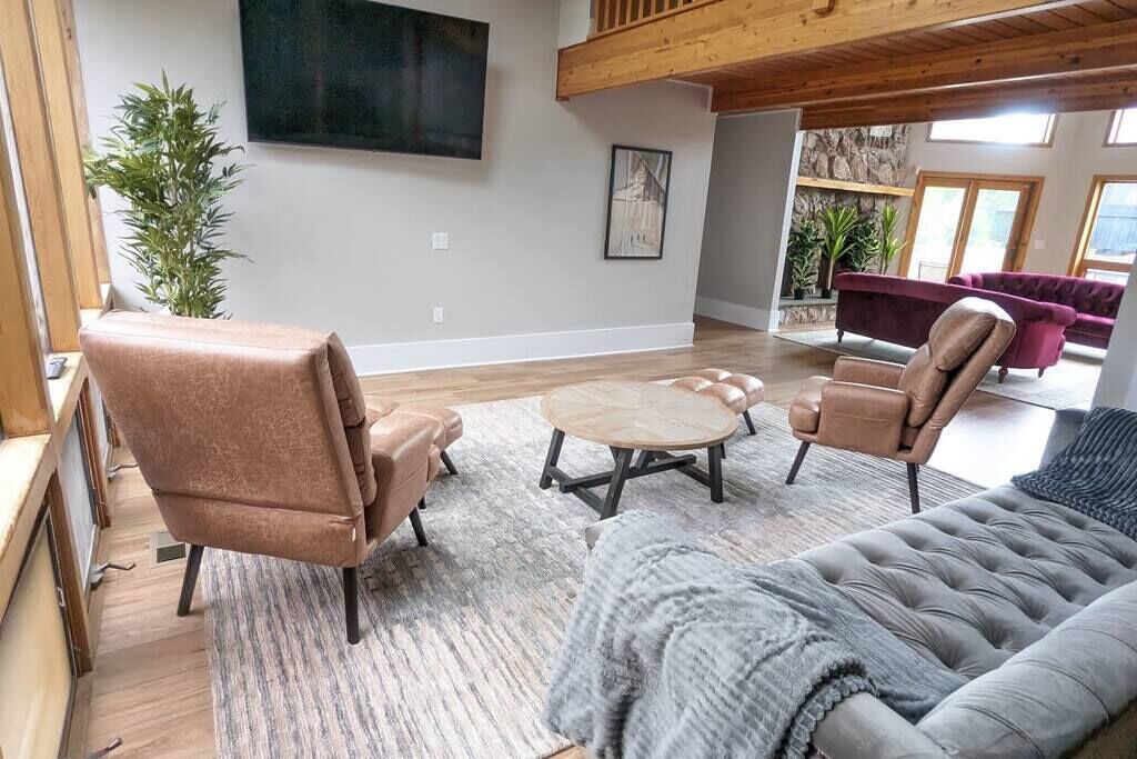 Photo of Livingroom in Monticello