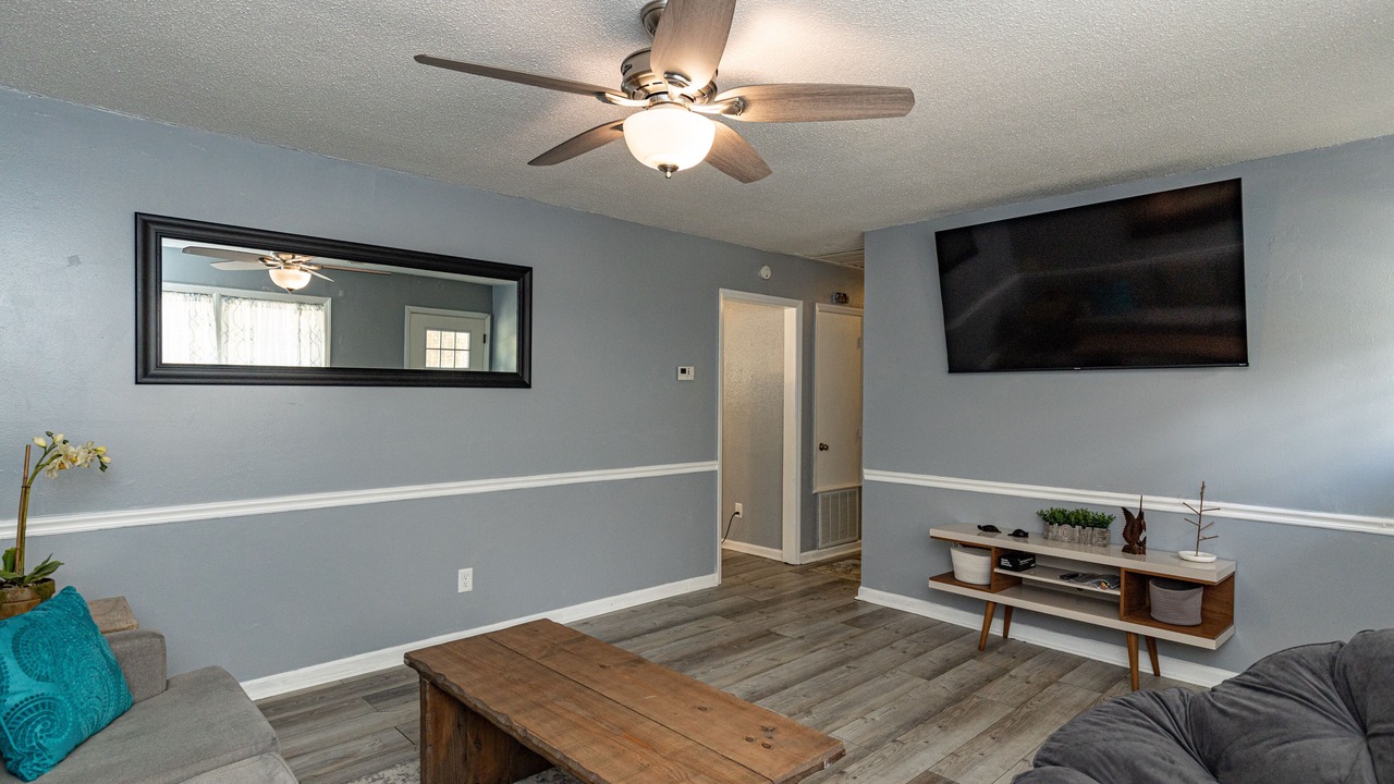 Photo of Livingroom in Southeast Raleigh