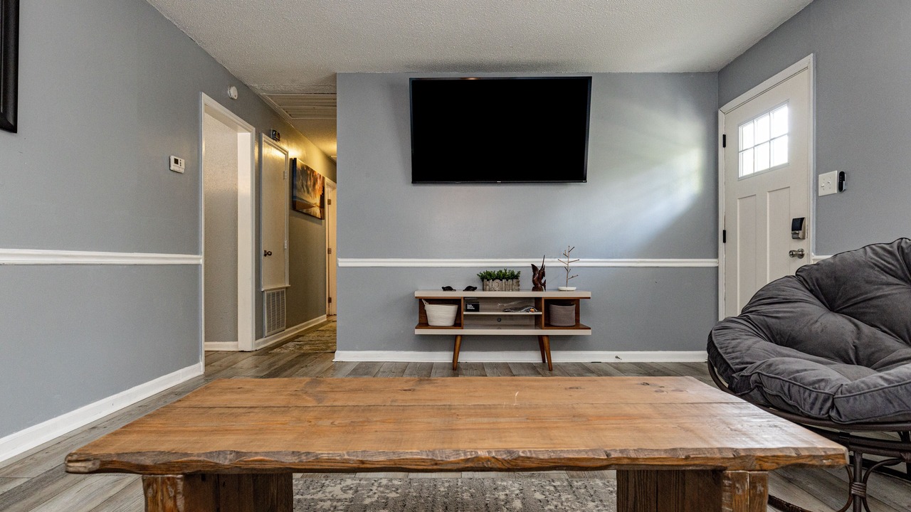 Photo of Livingroom in Southeast Raleigh