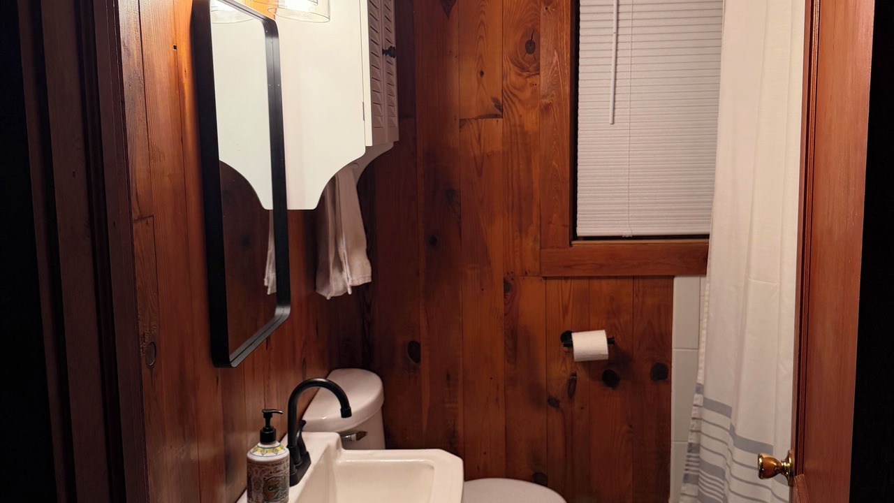 Photo of Bathroom in Jefferson City