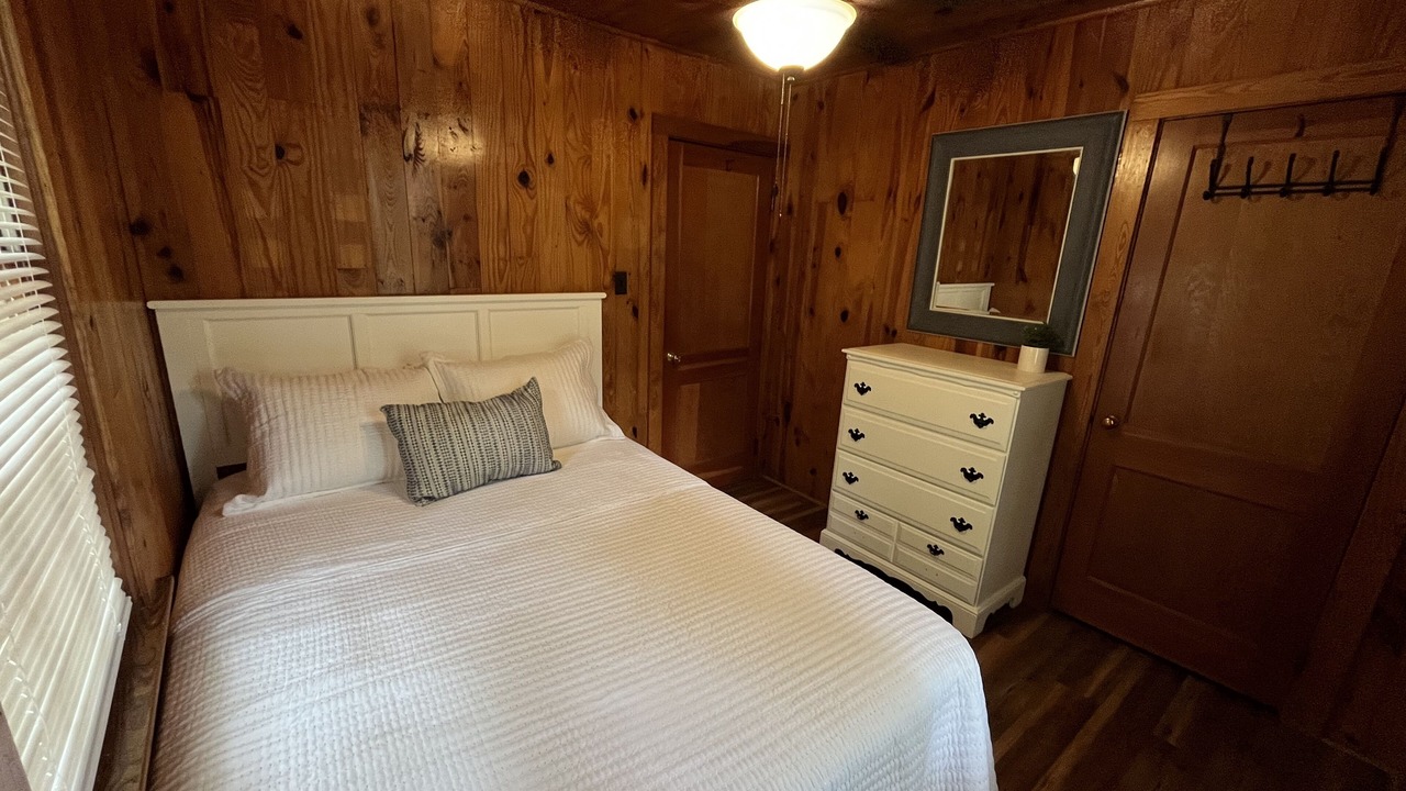 Photo of Bedroom in Jefferson City