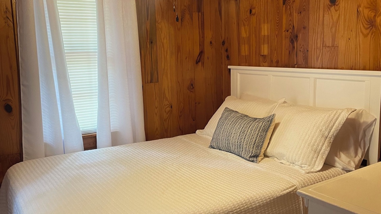 Photo of Bedroom in Jefferson City